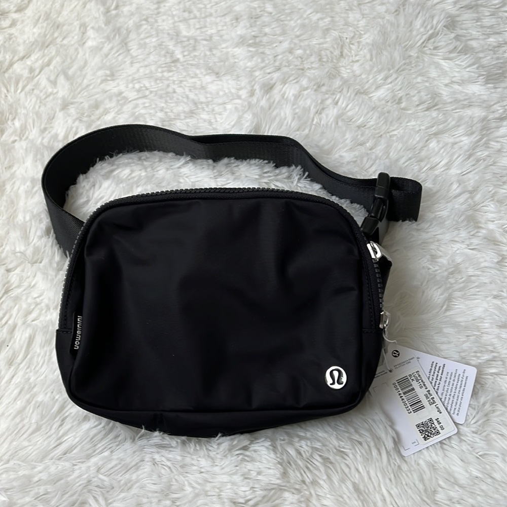 Lululemon Black Everywhere Belt Bag Large NEW WITH TAGS NWT